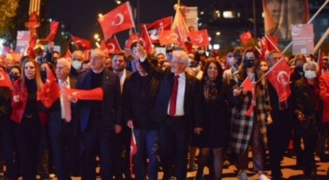 Nilüfer'de binler haykırdı: Cumhuriyet ateşi sönmeyecek