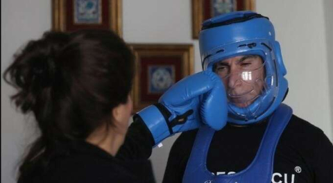 Şark Bülbül'ü filmi gerçek oldu! 11 yıldır dayak yiyor