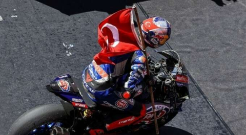 Toprak Razgatlıoğlu dünya şampiyonu!