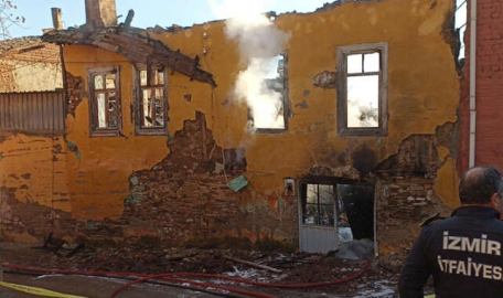 İzmir'de yangın faciası: 3 kardeş yaşamını yitirdi