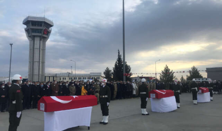 Şehitler törenle memleketlerine uğurlandı 