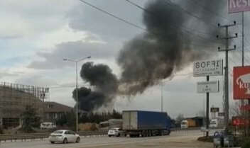 Bursa'da geri dönüşüm tesisinde korkutan yangın