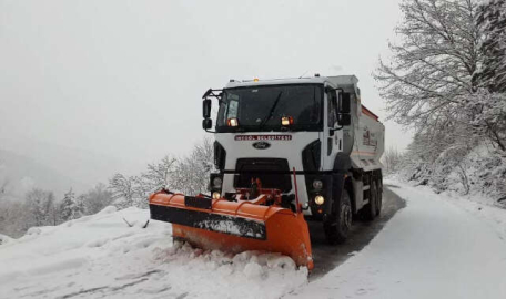 İnegöl'de 10 ekip karla mücadele için sahada