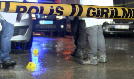 Bursa'da sokakta yürüyen 2 kişiye kurşun yağdırdı: 1 ölü, 1 yaralı