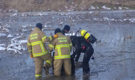 Ördeği vurdu, girdiği gölde boğuldu!