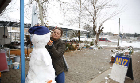 Antalya’ya 29 yıl sonra kar yağdı