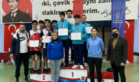 Osmangazili Badmintoncular yeniden zirvede  