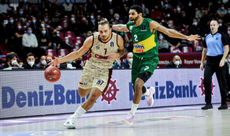 Frutti Extra Bursaspor’un rakibi Reyer Venice Bursa’ya ulaşamadı  