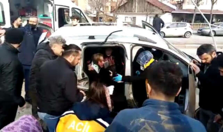 Bursa'da aydınlanma direğine çarpıp karşı yola uçtu