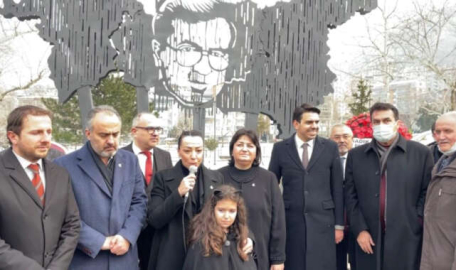 Doktor Sadık Ahmet Bursa'da anıt ve sergiyle anıldı