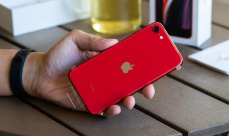 Ucuz iPhone SE 2022'nin fiyatı sızdı
