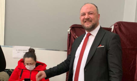 Bursa Marangozlar’da Cemil Vardar güven tazeledi