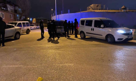Bursa'da sokakta yürüyen gençlere silahlı saldırı: 1'i ağır 2 yaralı 