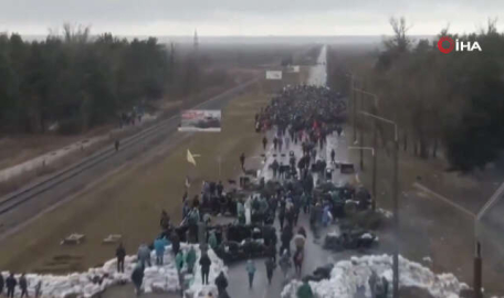 Rus ordusuna karşı sivil barikat! 