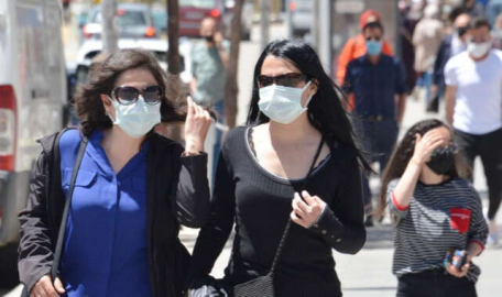 “Maskesiz döneme geçiş için aceleci olmayın”