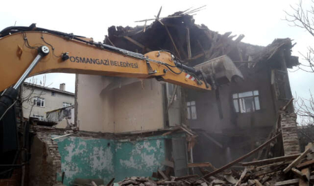 Osmangazi’de metruk binalar bir bir temizleniyor