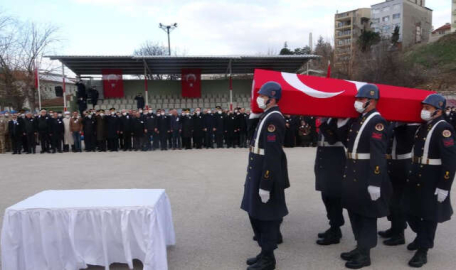 Şehit Uzman Çavuşun cenazesi törenle memlketine uğurlandı  