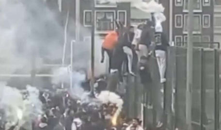 Bursa’da amatör maçta tekmeler tokatlar havada uçtu 