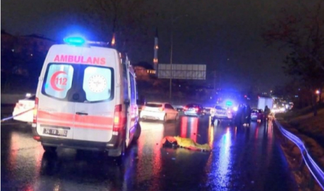 İntihar etti! Üzerinden beş araç geçti