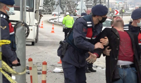 Bu görüntülere yürek dayanmaz! TIR, 7 aracı hurdaya çevirdi!