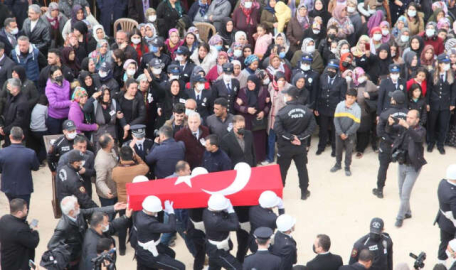 Şehit polis memuru gözyaşlarıyla uğurlandı