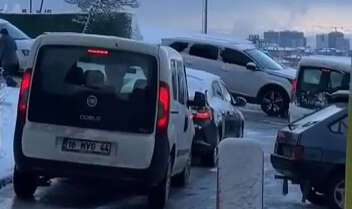 Bursa'da dikkatsiz sürücüler trafiği felç etti 