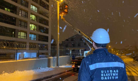 Kar fırtınası etkisini gösterdi, enerji nöbeti devam ediyor  