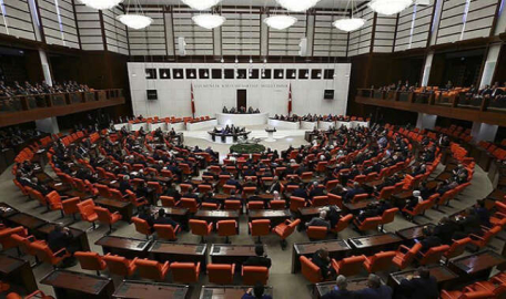 TBMM Genel Kurulu'nda 'dinsiz' polemiği  