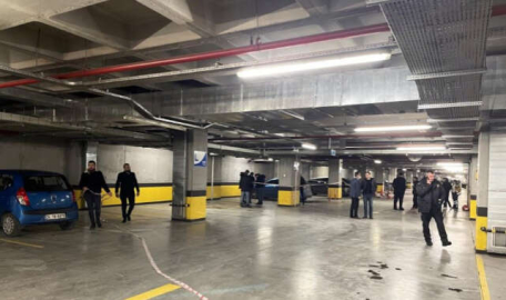 AVM'de korkunç olay! Sevgilisini öldürüp intihar etti!