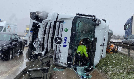 Bursa'da kar yağışı kaza getirdi!