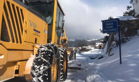 Bursa'da 17 ilçedeki karla mücadele sürüyor