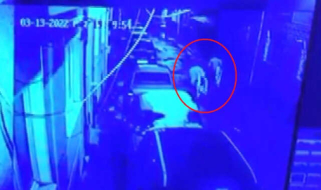 Bursa'da sineklik hırsızları kamerada