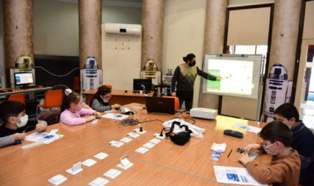 Yıldırımlı çocuklar robotik kodlama öğreniyor