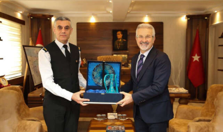 Başkan Erdem’den, Yalçınkaya’ya nezaket ziyareti  