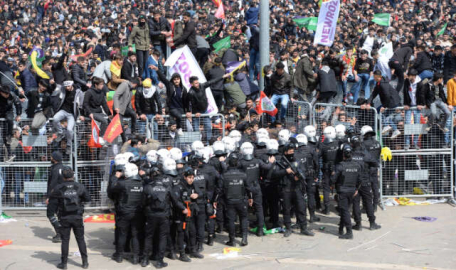 Diyarbakır'da Nevruz gerginliği! Ortalık karıştı