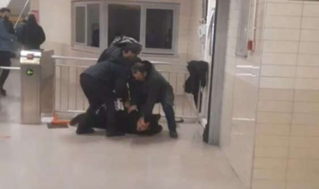 Bursa'da metroda alkol kavgası! Ters kelepçe yapıldı  