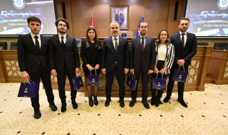 Büyükşehir Meclisi'nden gençlere siyaset provası