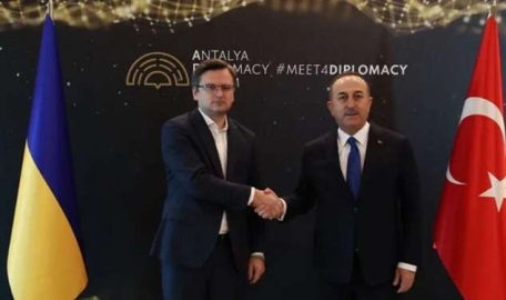 Bakan Çavuşoğlu, Ukraynalı mevkidaşı ile görüştü
