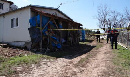 Yalnız yaşayan yaşlı adam evinde ölü bulundu  