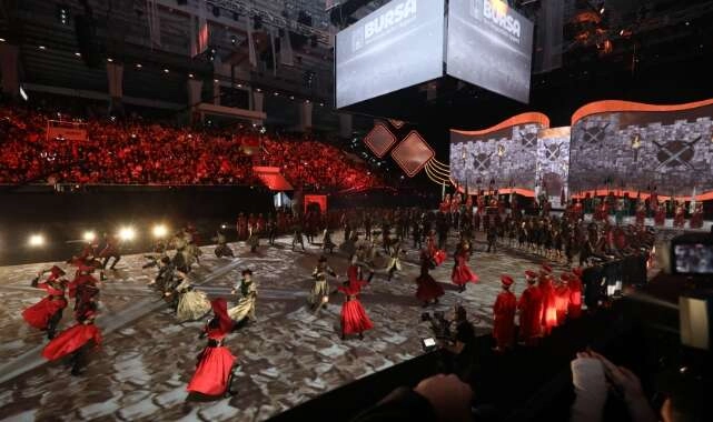 Bursa'da şölen... 20 ülkeden 700 sanatçının katıldı!