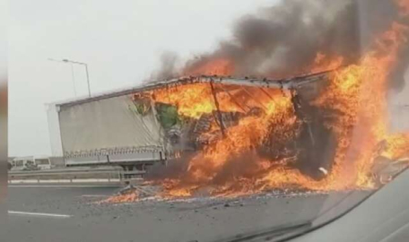 Kahreden kaza! Sürücü, yanan aracın içinde can verdi