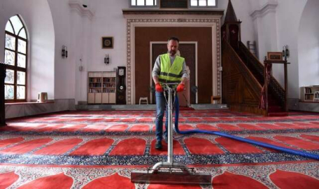 Osmangazi’nin camilerinde ramazan temizliği  