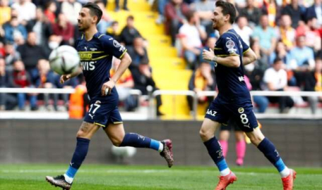 Fenerbahçe Kayseri'de dört dörtlük