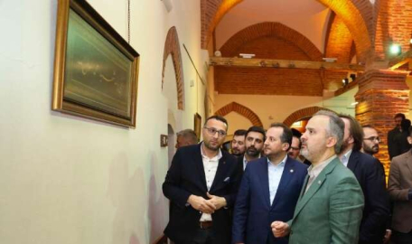 Bursa'da Ramazanın manevi iklimine uygun hat sergisi