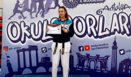 Osmangazili tekvandocudan bronz madalya  