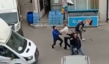 Bursa'da trafikte yol verme kavgasında kan aktı 