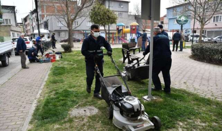 Osmangazi'de parklara bahar dokunuşu 