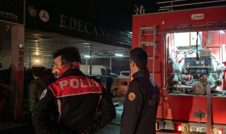 Bursa'da oto galericiler sitesinde korkutan yangın