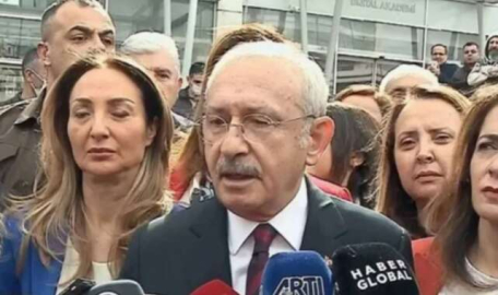 Dün "Saat 10.00'da gideceğim" demişti, yine kapıda kaldı