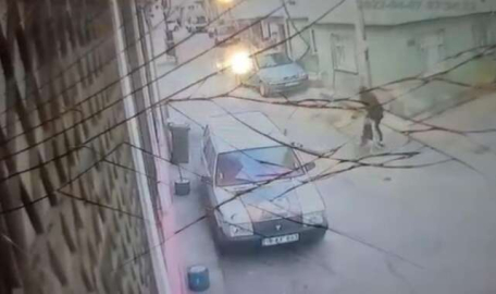 Bursa'da yolda yürürken köpeğin saldırısına uğradı  